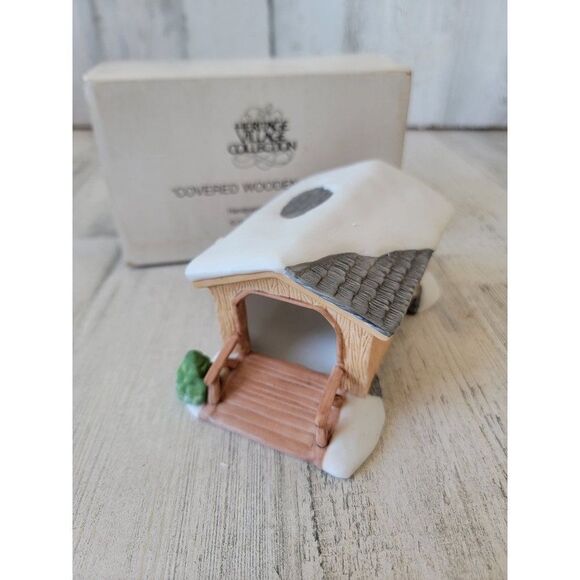 Dept 56 65315 Covered Wooden Bridge Village accessory Xmas - Picture 1 of 6